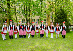 Dzieci z grupy Biedroneczki podczas obchodów Świœta Konstytucji 3 maja