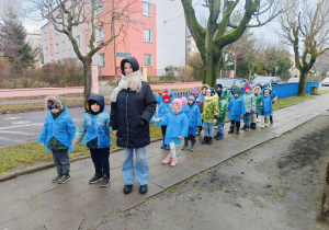 Podróż dzieci do pizzerii.