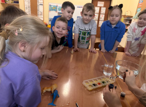 Zajęcia w ramach innowacji pedagogicznej "Eksperymentujemy i coraz więcej wiemy"