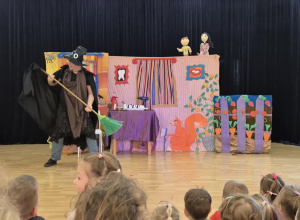 Teatr Arlekin "Czarownica u dentysty"