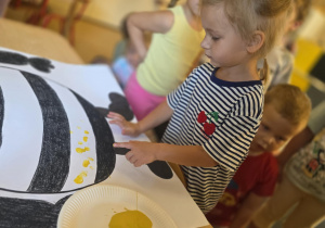 PSZCZOŁA NA ŻÓŁTE PASKI
