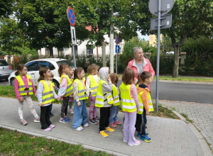 Spacer na skrzyżowanie