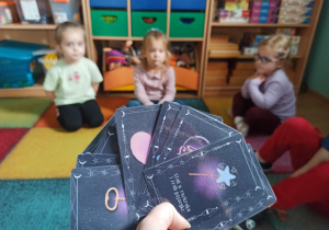 losowanie kart z poleceniami