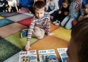 Dzieci podczas zajęć.