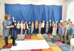 Dzieci podczas zajęć.