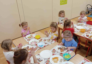 Dekorowanie pierników.