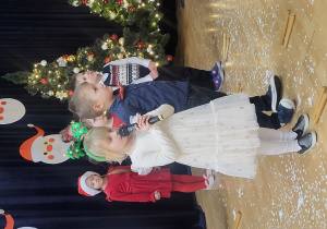 Hania i Antek podczas swojego występu.