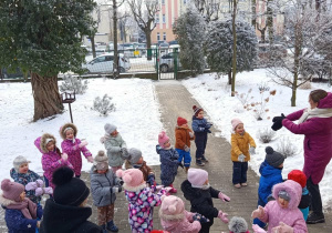 Zabawy na świeżyym powietrzu.