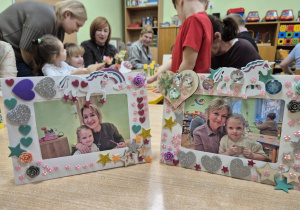 Udekorowane ramki ze zdjęciami