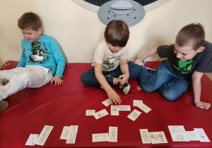 Dzieci podczas zajęć.