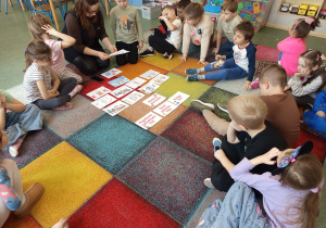 Dzieci podczas zajęć.