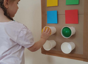 KOLORY WŚRÓD NAS- UTRWALAMY KOLORY