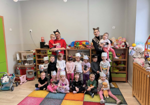 Zdjęcie grupowe - w przebraniach kotów