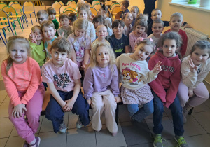 Dzieci na koncercie muzycznym.