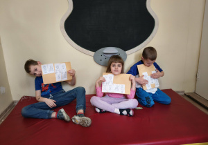 Dzieci podczas zajęć.