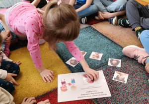 Dzieci podczas zajęć.