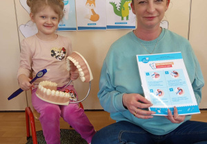 Nauka prawidłowego szczotkowania zębów.