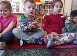 "SEKRETY DOBREGO ZACHOWANIA-CZERWONY NOSULEK"