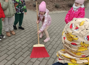 W ogrodzie na przedwiośniu