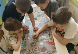 Dzieci podczas wspólnej gry.