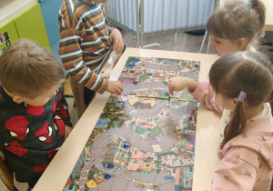 Dzieci podczas wspólnej gry.