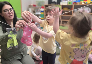 dwie różowe skarpetki