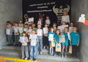 Wspólne zdjęcie dzieci.