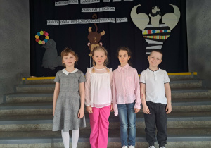 Wspólne zdjęcie dzieci.