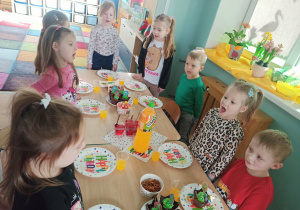 dzieci śpiewają STO LAT