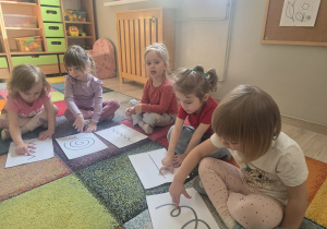 paluszkowa ścieżka przy muzyce