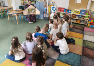 Dzieci podczas zajęć.