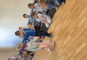 Zabawa w parze "Uczę się pomagać"