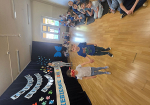 Zabawa w parze "Uczę się pomagać".