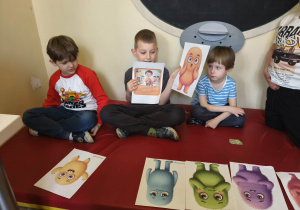 Dzieci podczas zajęć.