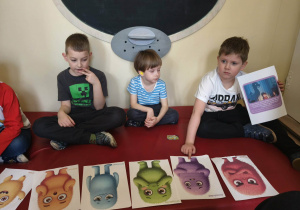 Dzieci podczas zajęć.