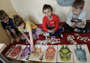 Dzieci podczas zajęć.