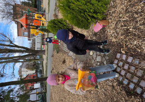 Klara odczytała swój prezent.