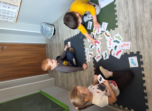 Gry zespołowa typu "Memory."