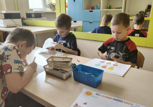 Dzieci podczas zajęć.