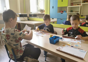 Dzieci podczas zajęć.