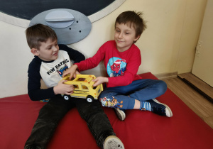 Dzieci podczas zajęć.