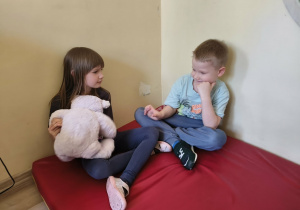 Dzieci podczas zajęć.