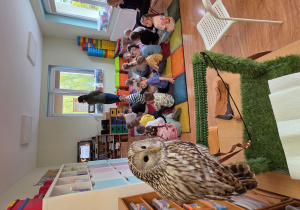 Pani Asia omawia prezentację.