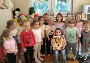 Zdjęcie grupowe z solenizantem.