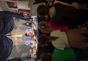 dzieci oglądała co jedzono w dawnych czasach