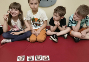 Dzieci podczas zajęć.