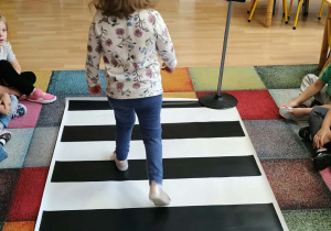 Nauka przejścia dla pieszych.