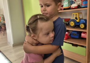 Dzieci biorą udział w zajęciach w ramach realizacji Tygodnia Budowania Relacji.